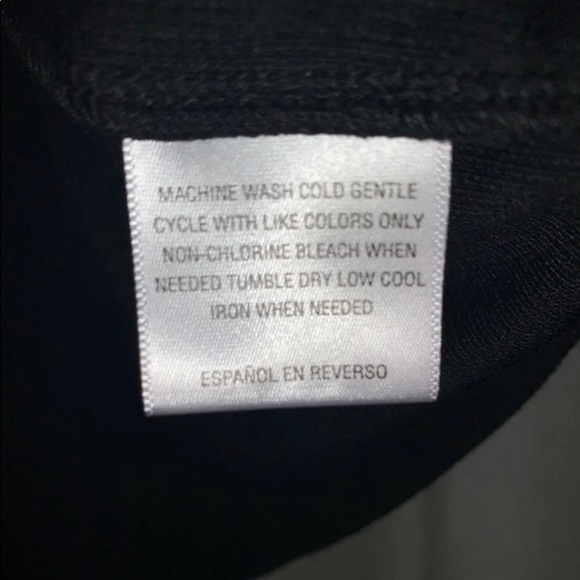 Subtle comfortable cold shoulder top - Picture 5 of 6